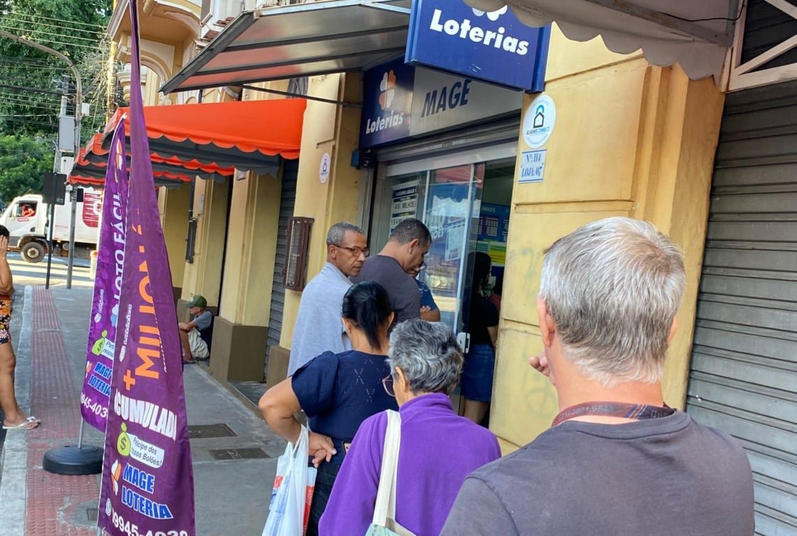 Prazo para apostar na Lotofácil da Independência termina neste sábado; prêmio recorde de R$ 220 milhões - Imagem do artigo original