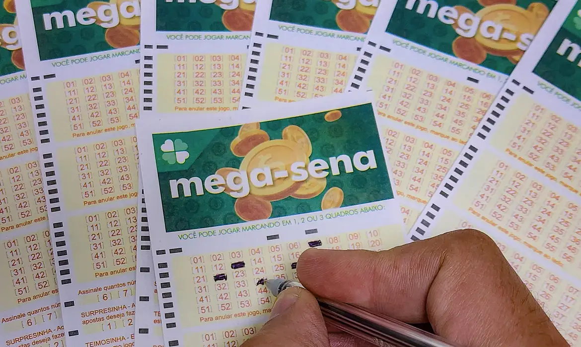 Mega-Sena realiza hoje sorteio de R$ 3,5 milhões no concurso 2.956 - Imagem do artigo original